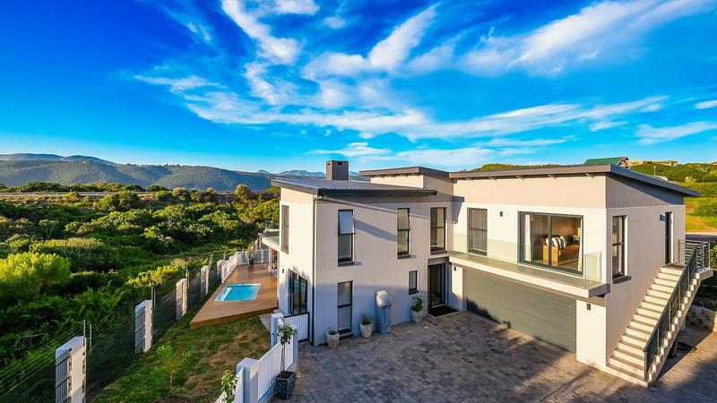 4 Bedroom Property for Sale in Wilderness Central Western Cape